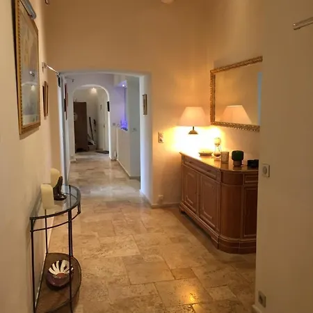 Propriete : 300 M² + *