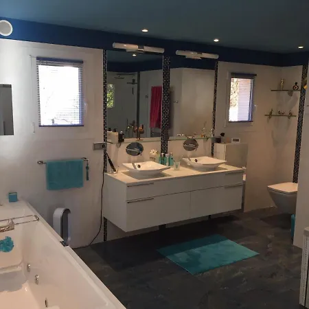 Propriete : 300 M² + * Beaurecueil