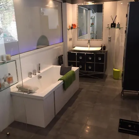 Villa Propriete : 300 M² + *