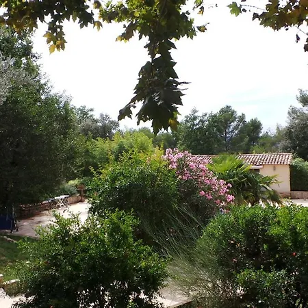 Propriete : 300 M² + Villa Beaurecueil