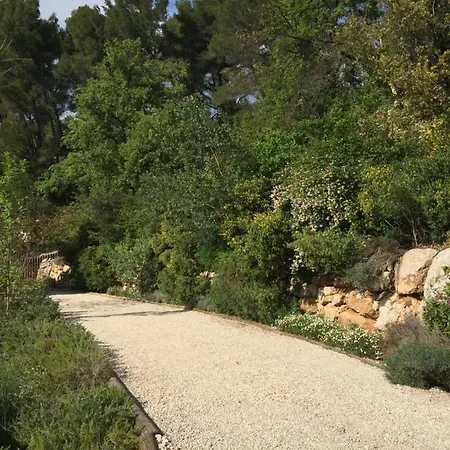 Propriete : 300 M² + Villa *