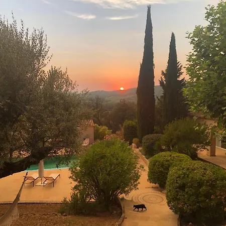 Propriete : 300 M² + Villa *